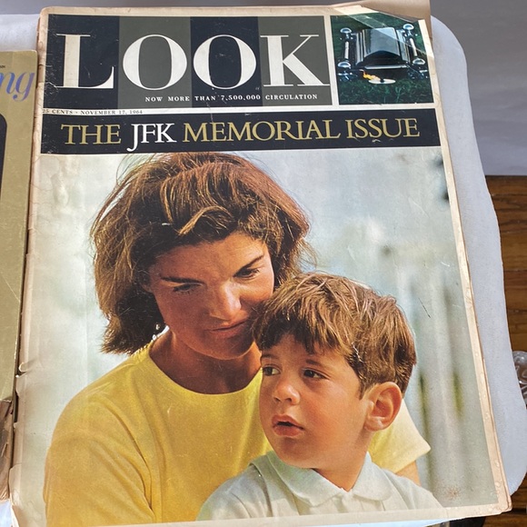 Good housekeeping with the Kennedys, look magazine, JFK Memorial issue - Picture 2 of 8